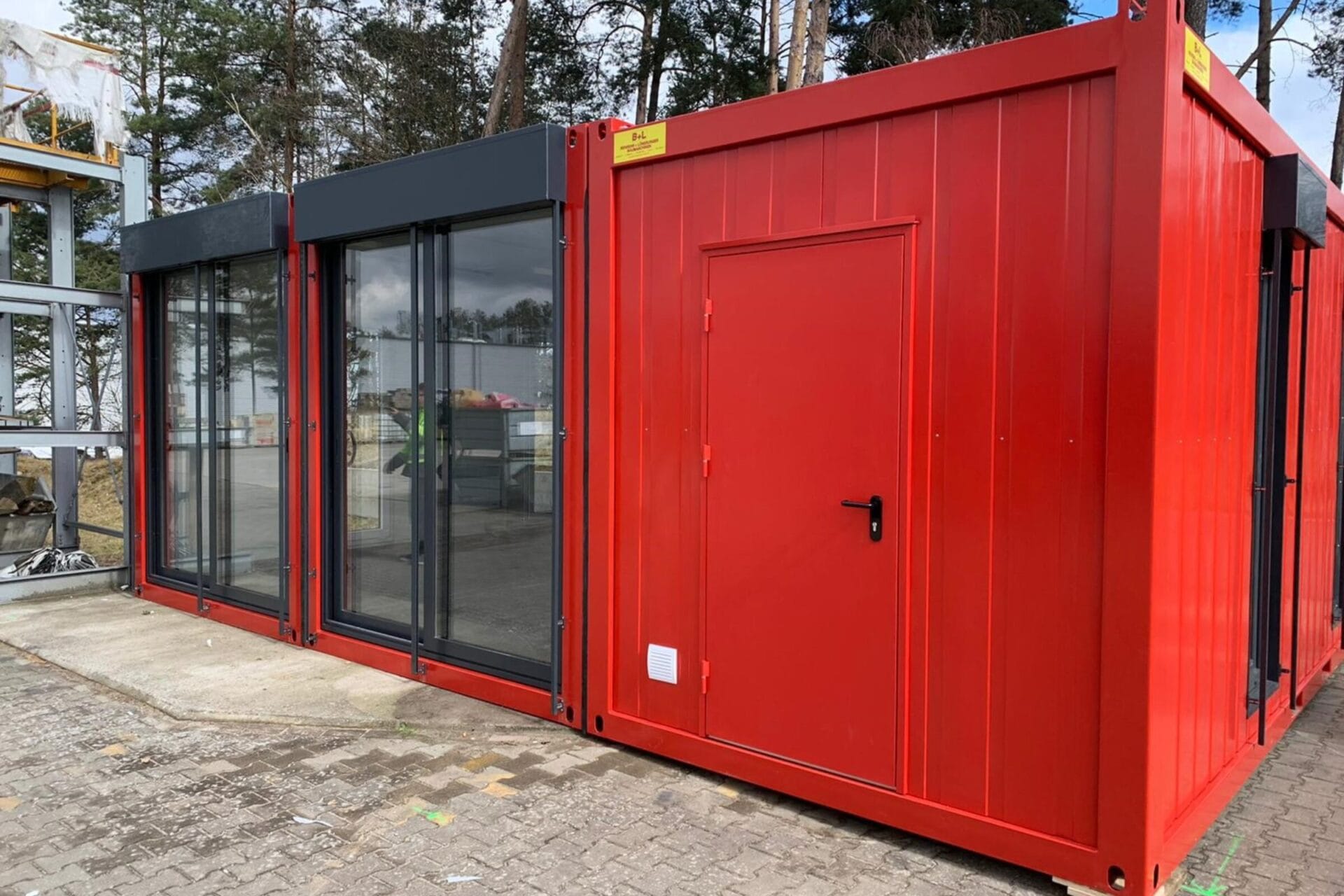 Raumsysteme: Rote Wohnanlage