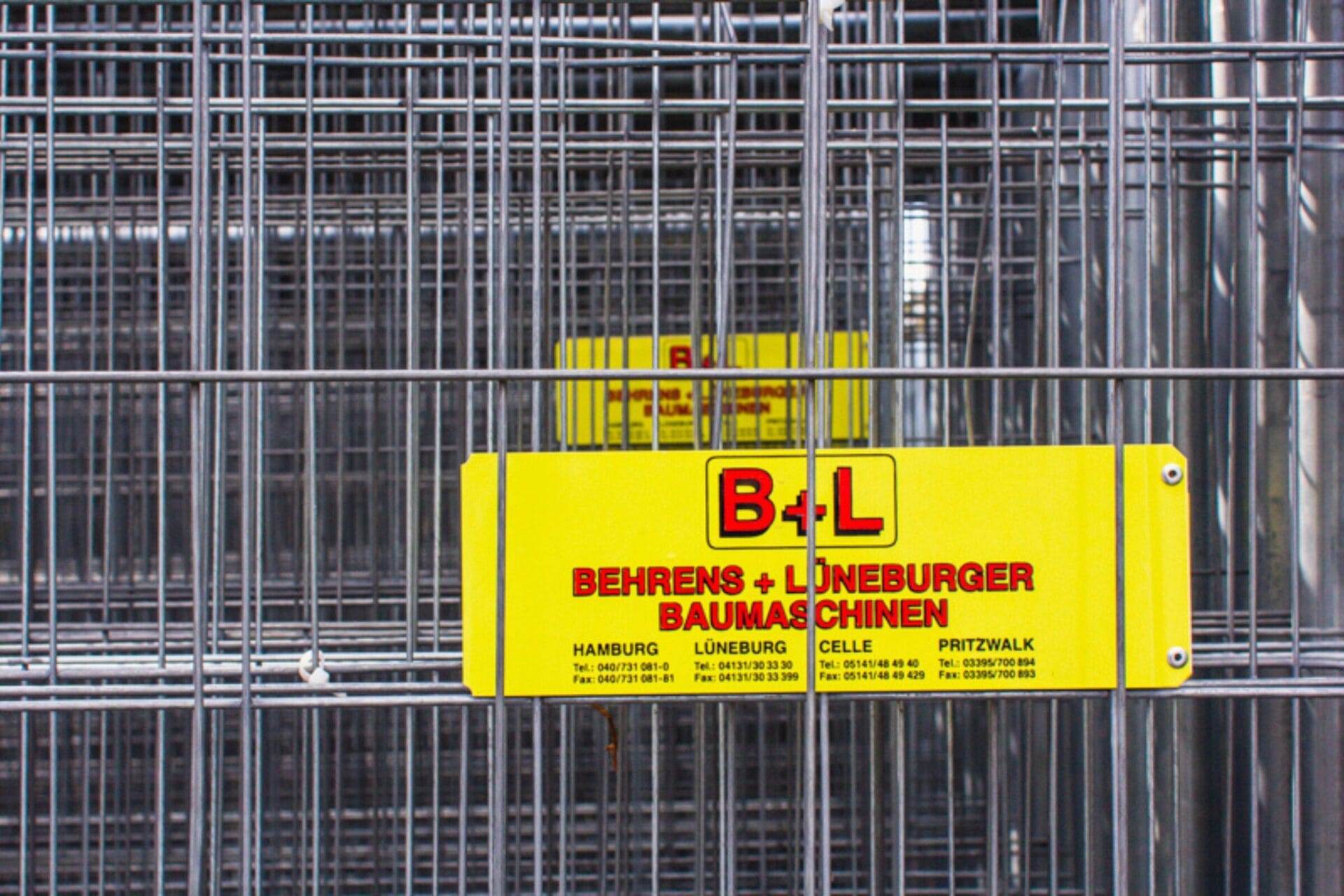 Absperrsysteme: Aufgereihte Bauzäune