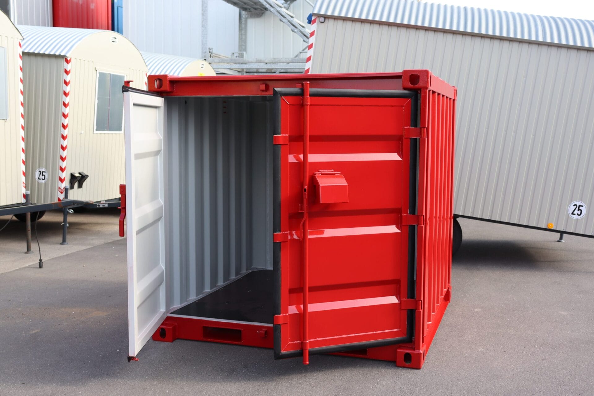 Container: Roter Lagercontainer